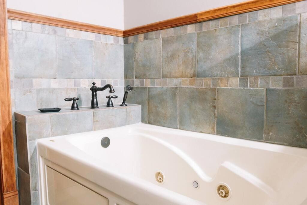 Relaxingrejuvenating 4Br 3 And Half Ba Cabin Munds Park Bagian luar foto